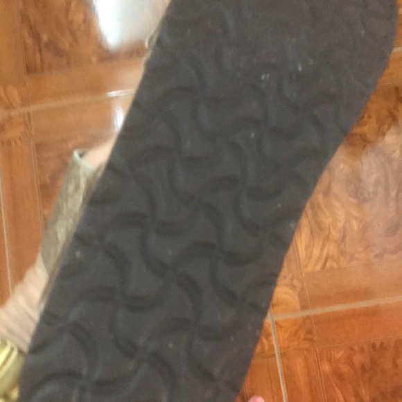 Sandals - Picture 3 of 4